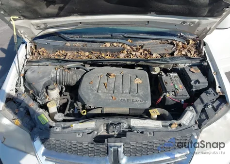 2011 Dodge Grand Caravan Crew z USA, uszkodzony, nr VIN 2D4RN5DG8BR608390